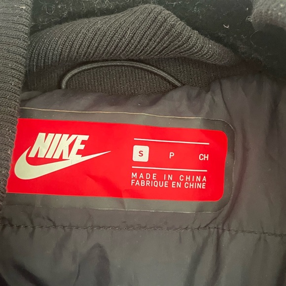 Nike bomber jacket. Light weight zip up. - Picture 4 of 4